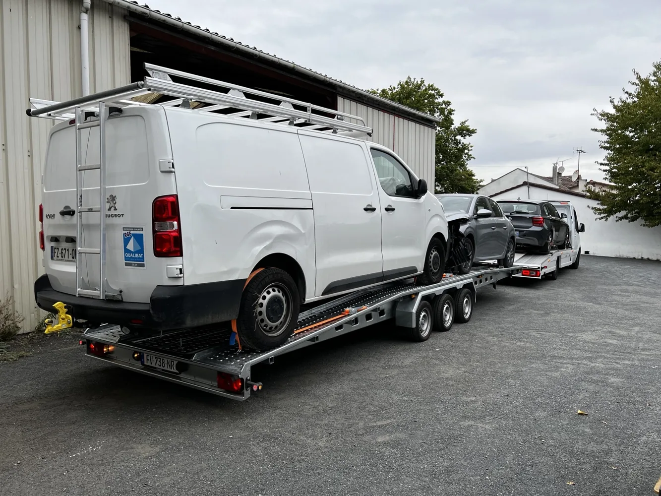 Enlèvement d’épave à Dinard avec camion plateau